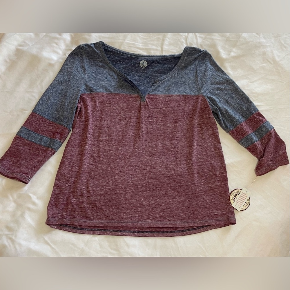 New Juniors SO Kohl’s Red/Blue ColorBlock 3/4 Sleeve Shirt (Medium)